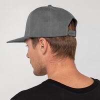 Фото товара Бейсболка Snapback с прямым козырьком, серая