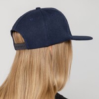 Фото товара Бейсболка Snapback с прямым козырьком, темно-синяя