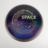 Фото товара Плакетка Plaque, круглая, венге с золотистой пластиной